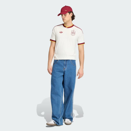 2026 World Cup Spain Away Jersey - Support your team in a heritage-inspired, slim-fit jersey with a crew neck and Climacool.