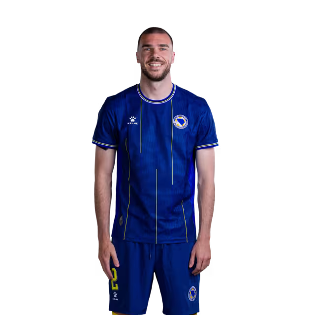 Bosnia and Herzegovina 2026 World Cup Jersey – Player Version – Match Version – Defenders: No. 2 Nihad MUJAKIĆ, No. 3 Dennis HADŽIKADUNIĆ, No. 4 Tarik MUHAREMOVIĆ / Odbrambeni igrači: Br. 2 Nihad MUJAKIĆ, Br. 3 Dennis HADŽIKADUNIĆ, Br. 4 Tarik MUHAREMOVIĆ