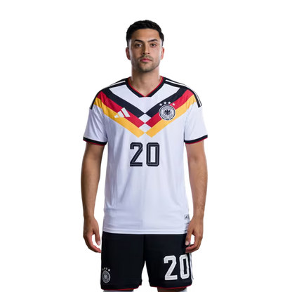 Trikot der deutschen Fußballnationalmannschaft für die Weltmeisterschaft 2026 (Spielerversion/Spielversion) — Mittelfeldspieler: Nr. 17 Florian Wirtz, Nr. 19 Leroy Sane, Nr. 20 Nadiem Amiri