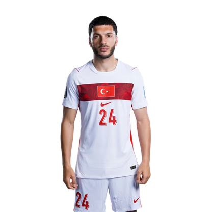Türkiye 2026 Dünya Kupası Forması - Oyuncu Versiyonu - Forvetler: No. 21 Barış Alper YILMAZ, No. 24 Oğuz AYDIN, No. 26 Can UZUN
