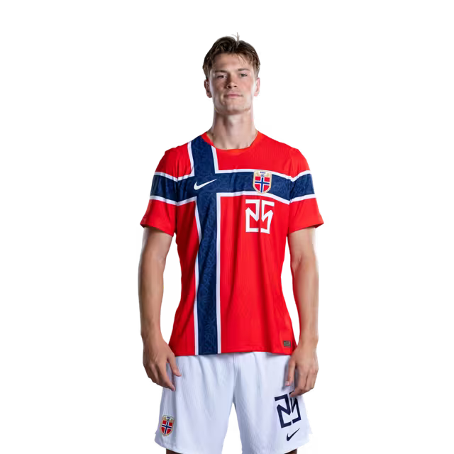 Norway National Football Team 2026 World Cup Jersey (Player Version/Match Version) — Defenders: No. 24 Sondre Langas, No. 25 Henrik Falchener / Forsvarere: Nr. 24 Sondre LANGAS, nr. 25 Henrik FALCHENER