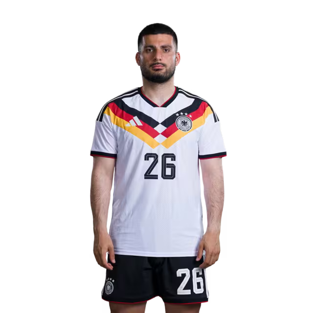 Trikot der deutschen Fußballnationalmannschaft für die Weltmeisterschaft 2026 (Spielerversion/Spielversion) – Stürmer: Nr. 7 Kai Havertz, Nr. 11 Nick Woltemade, Nr. 14 Maximilian Beier, Nr. 26 Deniz Undav