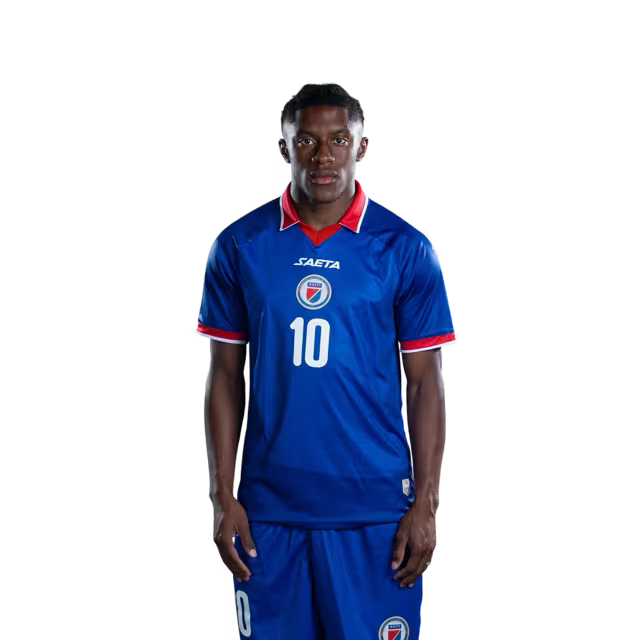 Mayo foutbòl koup di mond Ayiti 2026 vèsyon jwè vèsyon match la - Milye teren No.6 Carl SAINTE, No.10 Jean-Ricner Bellegarde, No.17 Danley JEAN JACQUES