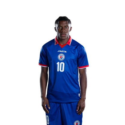 Mayo foutbòl koup di mond Ayiti 2026 vèsyon jwè vèsyon match la - Milye teren No.6 Carl SAINTE, No.10 Jean-Ricner Bellegarde, No.17 Danley JEAN JACQUES