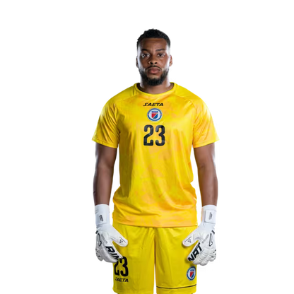 Mayo foutbòl koup di mond Ayiti 2026 vèsyon jwè vèsyon match - Gadyen nimewo 1 Johny Placide, nimewo 12 Alexandre PIERRE, nimewo 23 Josue DUVERGER