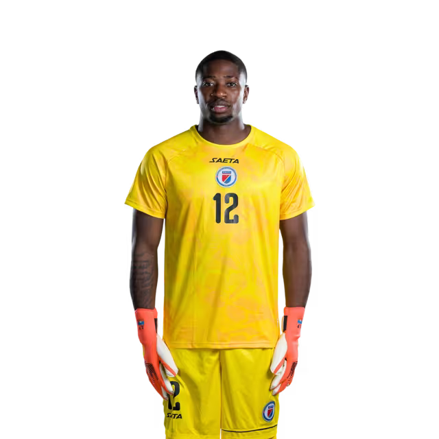 Mayo foutbòl koup di mond Ayiti 2026 vèsyon jwè vèsyon match - Gadyen nimewo 1 Johny Placide, nimewo 12 Alexandre PIERRE, nimewo 23 Josue DUVERGER