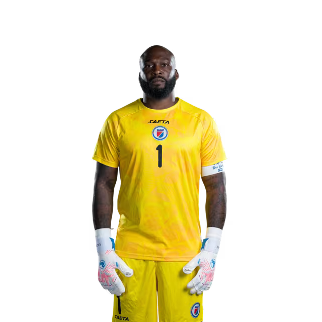 Mayo foutbòl koup di mond Ayiti 2026 vèsyon jwè vèsyon match - Gadyen nimewo 1 Johny Placide, nimewo 12 Alexandre PIERRE, nimewo 23 Josue DUVERGER