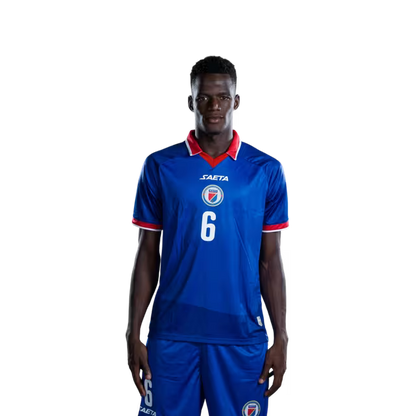 Mayo foutbòl koup di mond Ayiti 2026 vèsyon jwè vèsyon match la - Milye teren No.6 Carl SAINTE, No.10 Jean-Ricner Bellegarde, No.17 Danley JEAN JACQUES