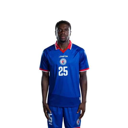 Mayo foutbòl koup di mond Ayiti 2026 vèsyon jwè vèsyon match - Miliye teren nimewo 25 Dominique SIMON, nimewo 26 Woodensky PIERRE