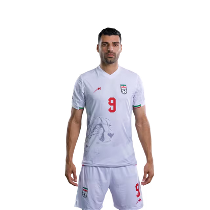 پیراهن تیم ملی فوتبال ایران برای جام جهانی ۲۰۲۶ - نسخه بازیکن، نسخه مسابقه - مهاجم شماره ۹، مهدی طارمی، شماره ۱۰، مهدی قائدی، شماره ۱۱، علی علیپور