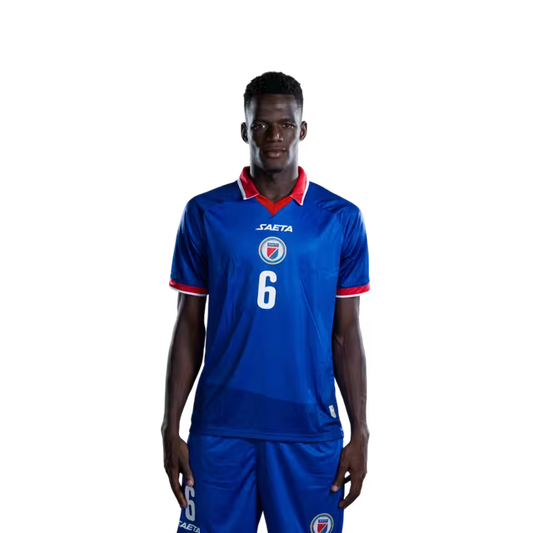 Mayo foutbòl koup di mond Ayiti 2026 vèsyon jwè vèsyon match la - Milye teren No.6 Carl SAINTE, No.10 Jean-Ricner Bellegarde, No.17 Danley JEAN JACQUES